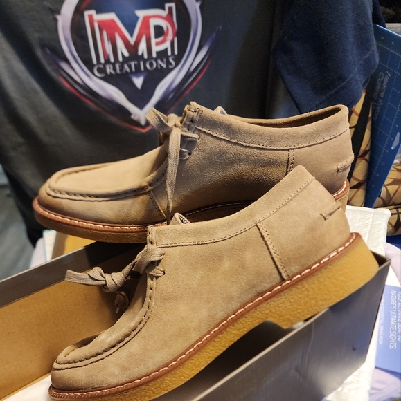 NWB,Crown Vintage(low cut walabees) shoes, size 9M, Truffle cow suede. See pics. - Picture 3 of 6